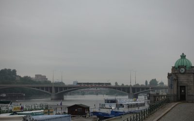 布拉格酒店住宿终极指南：奢华、中档、经济型精选